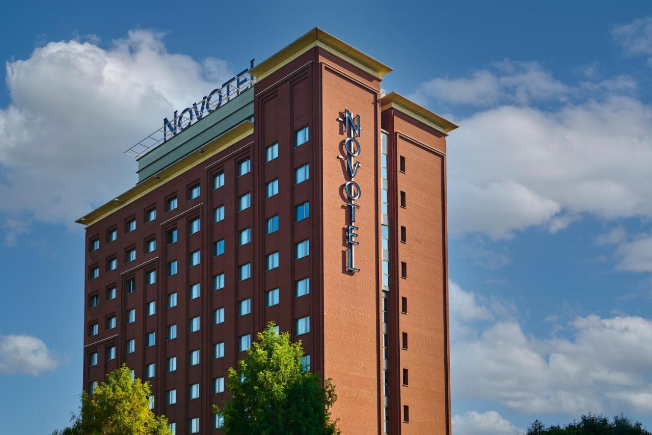 Novotel Torino Corso Giulio Cesare Bagian luar foto