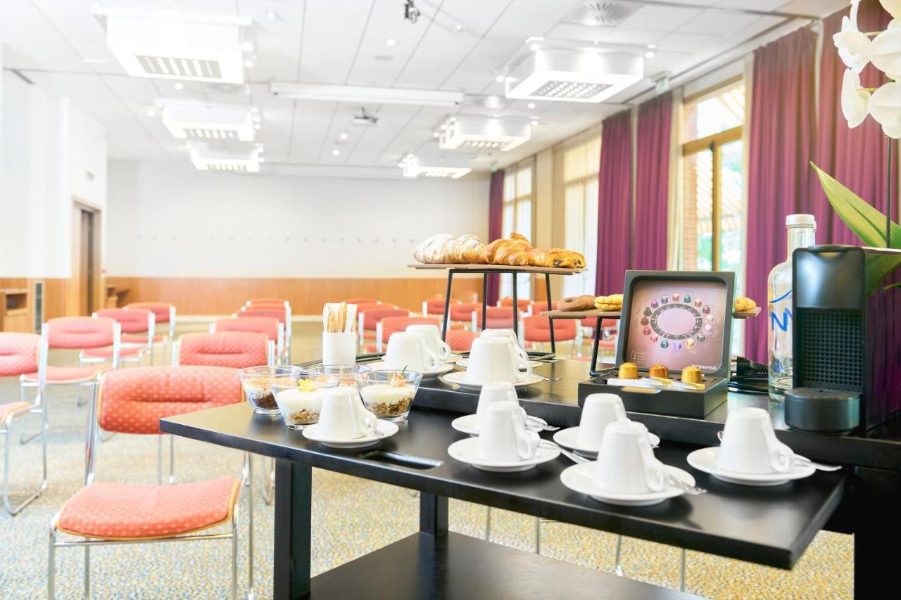 Novotel Torino Corso Giulio Cesare Bagian luar foto