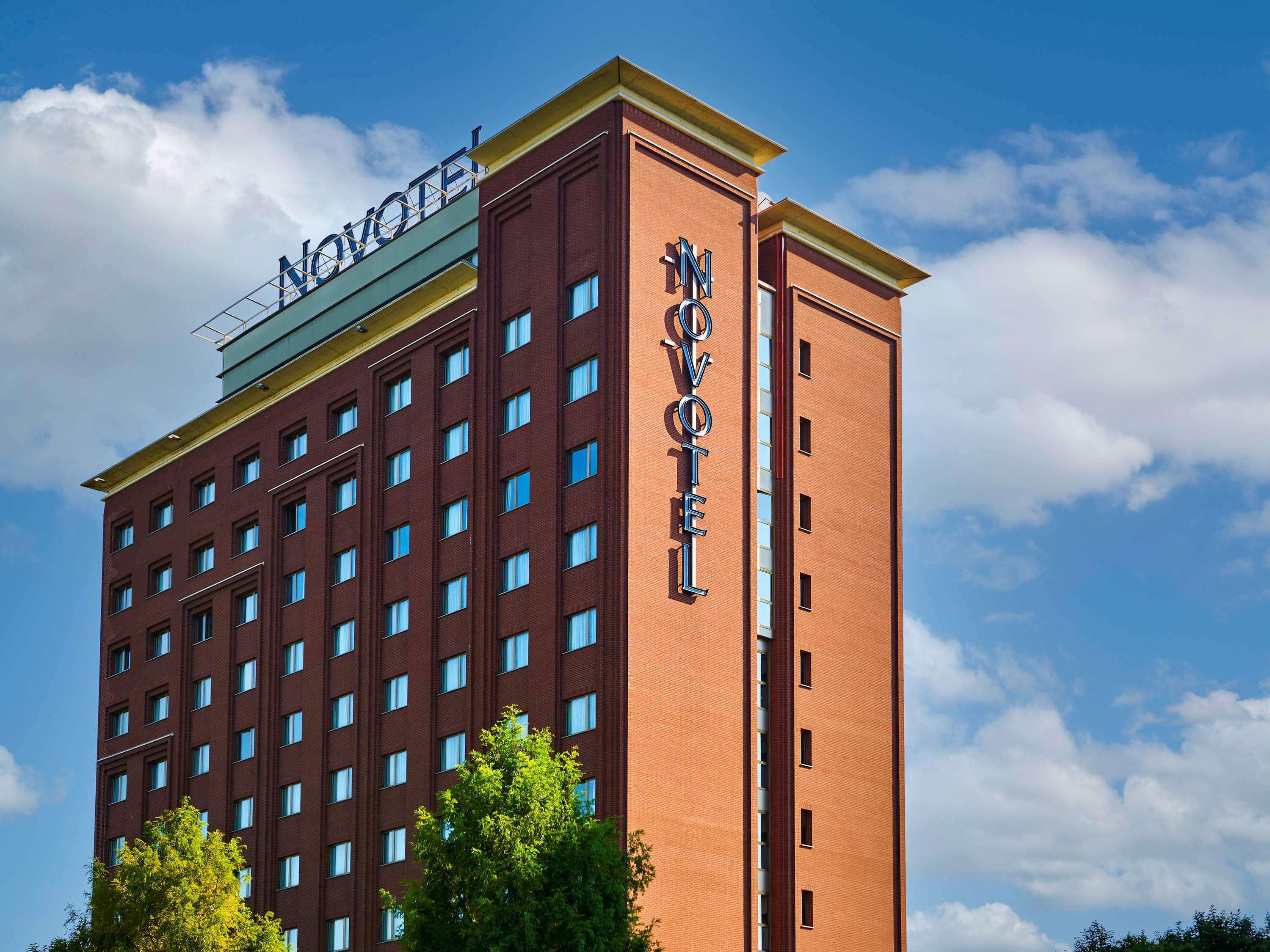 Novotel Torino Corso Giulio Cesare Bagian luar foto
