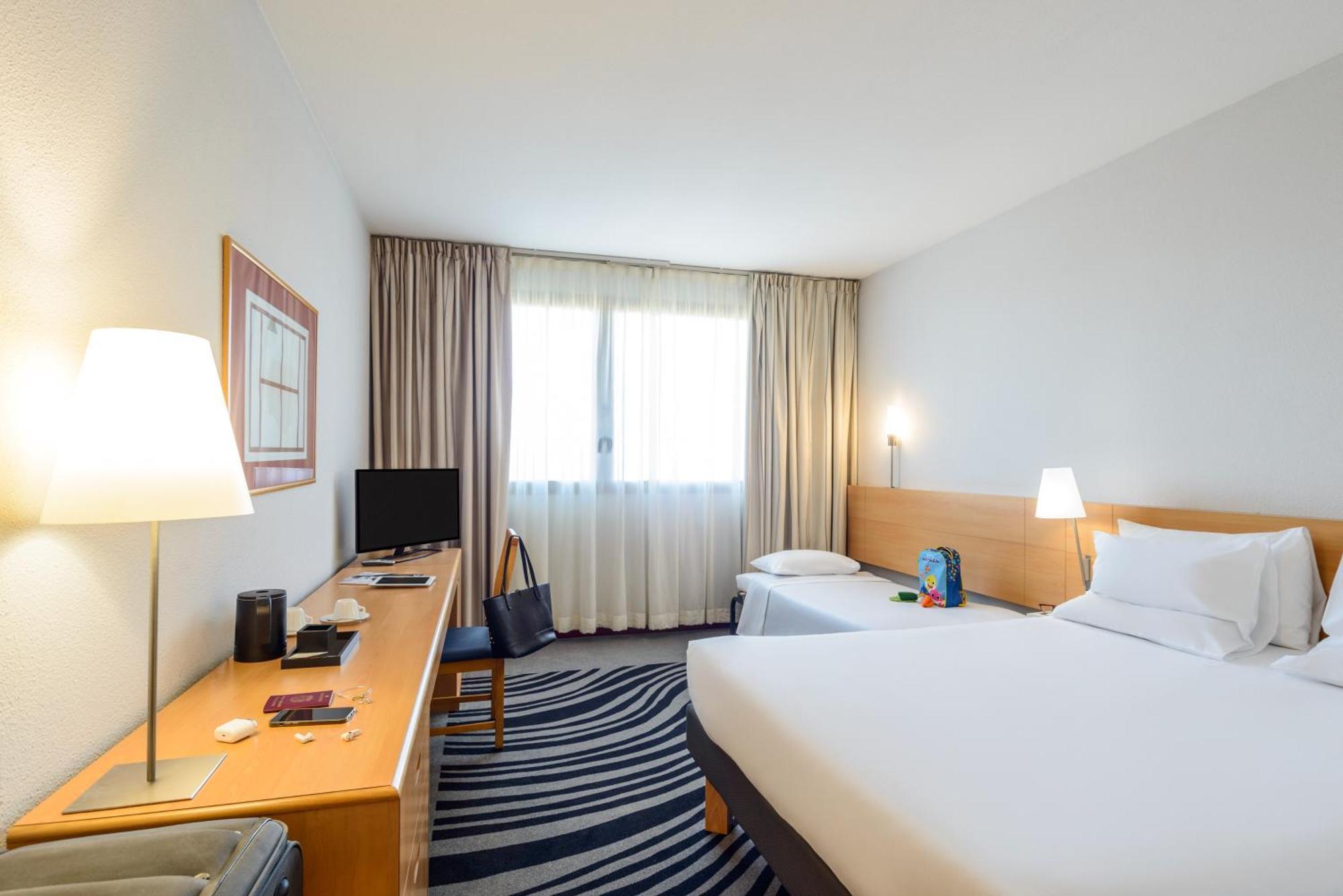 Novotel Torino Corso Giulio Cesare Bagian luar foto